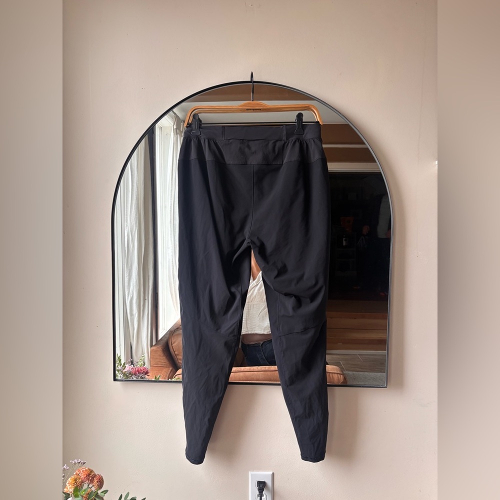MENS | license to train jogger | size medium - Picture 5 of 6